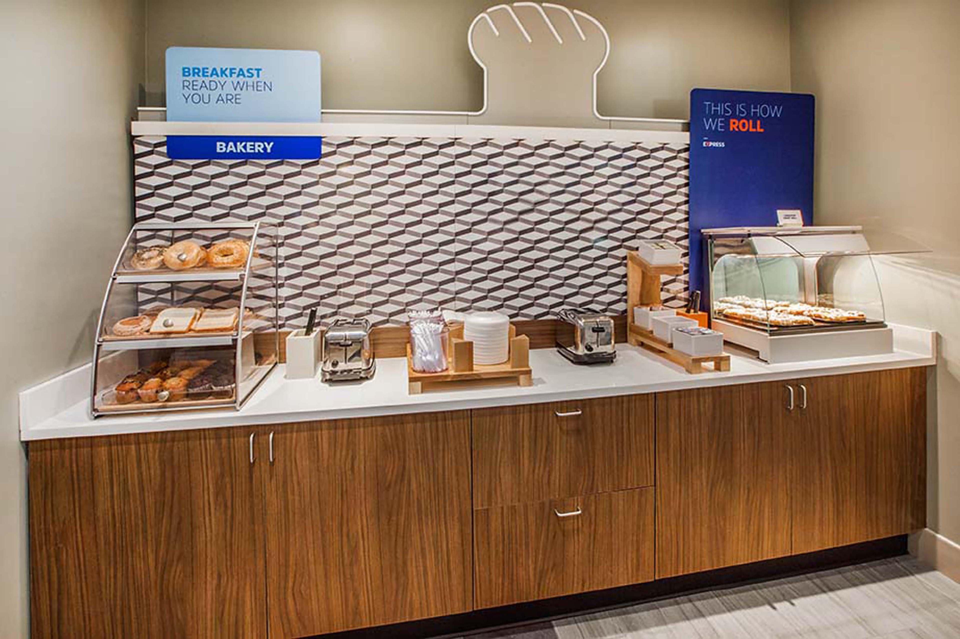 Holiday Inn Express & Suites - Dickinson By Ihg מראה חיצוני תמונה