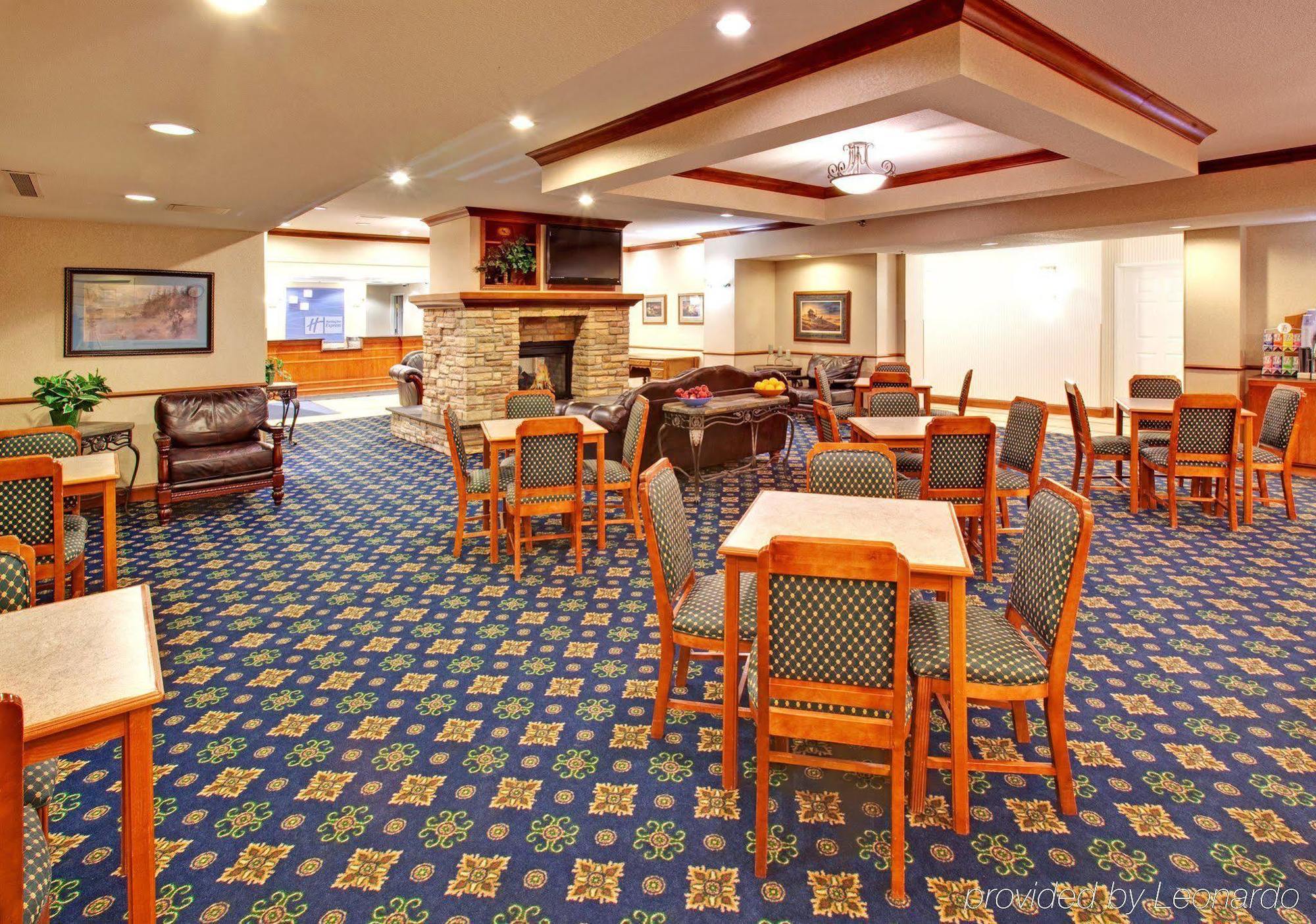 Holiday Inn Express & Suites - Dickinson By Ihg מסעדה תמונה