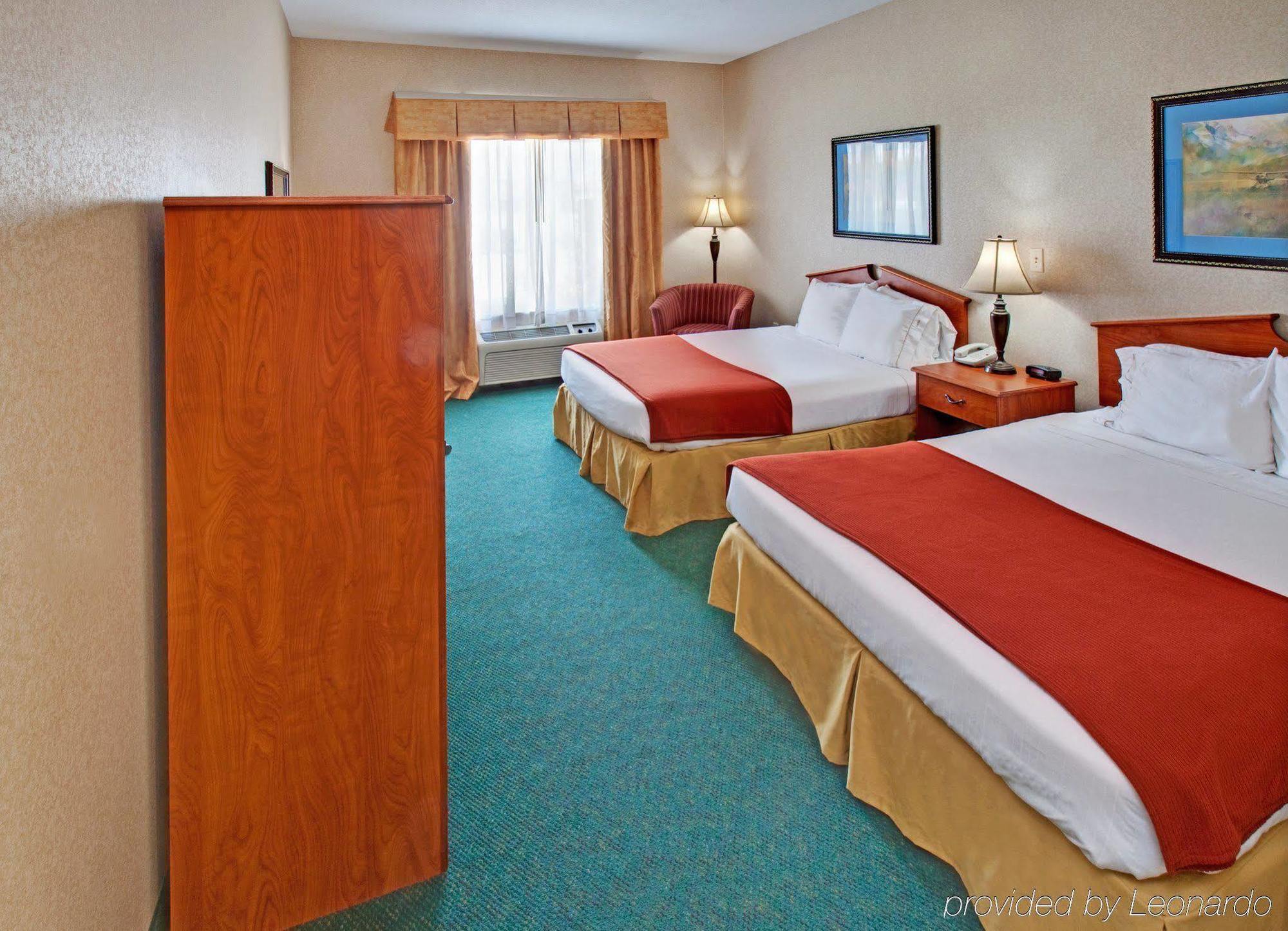 Holiday Inn Express & Suites - Dickinson By Ihg חדר תמונה