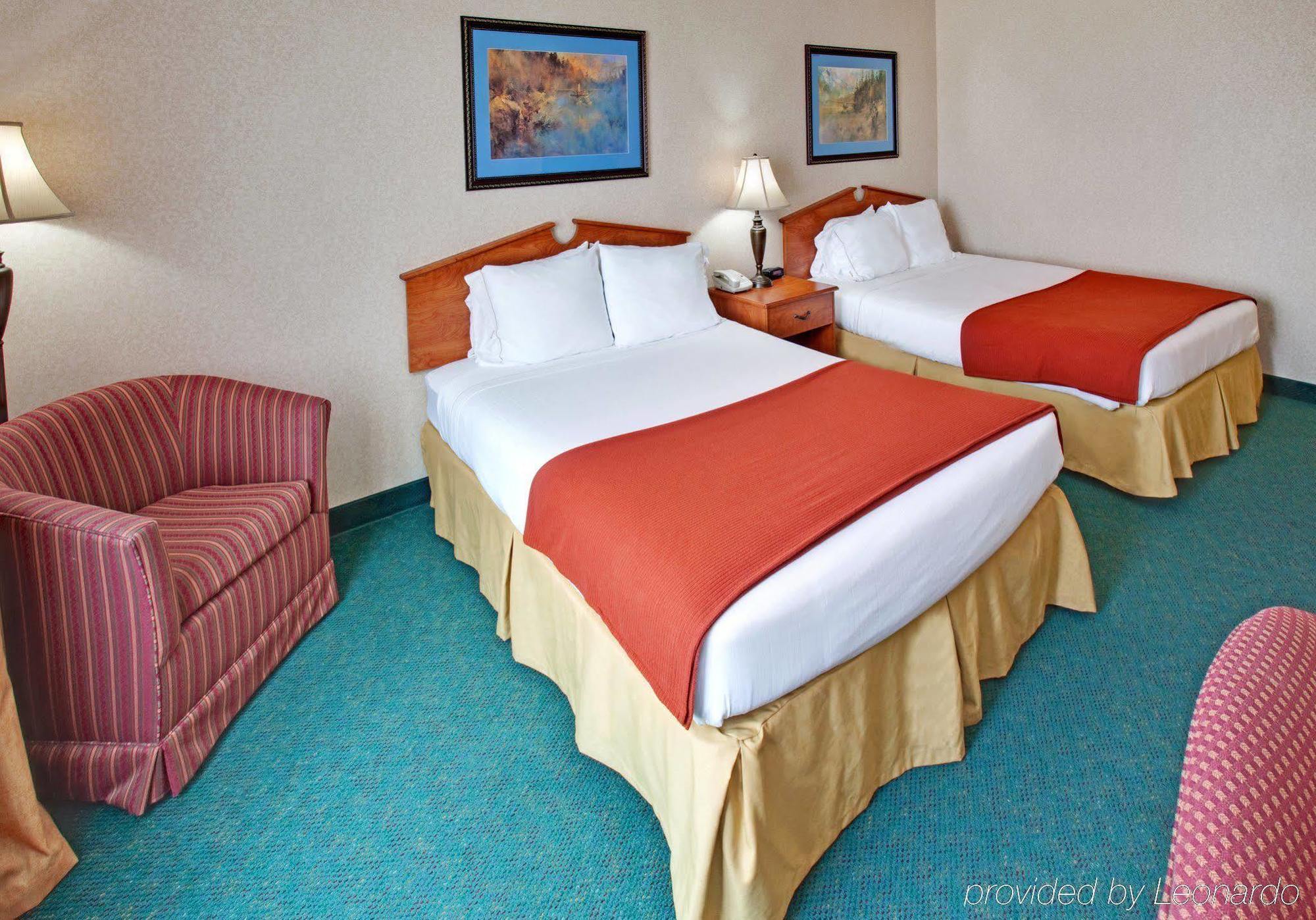Holiday Inn Express & Suites - Dickinson By Ihg חדר תמונה