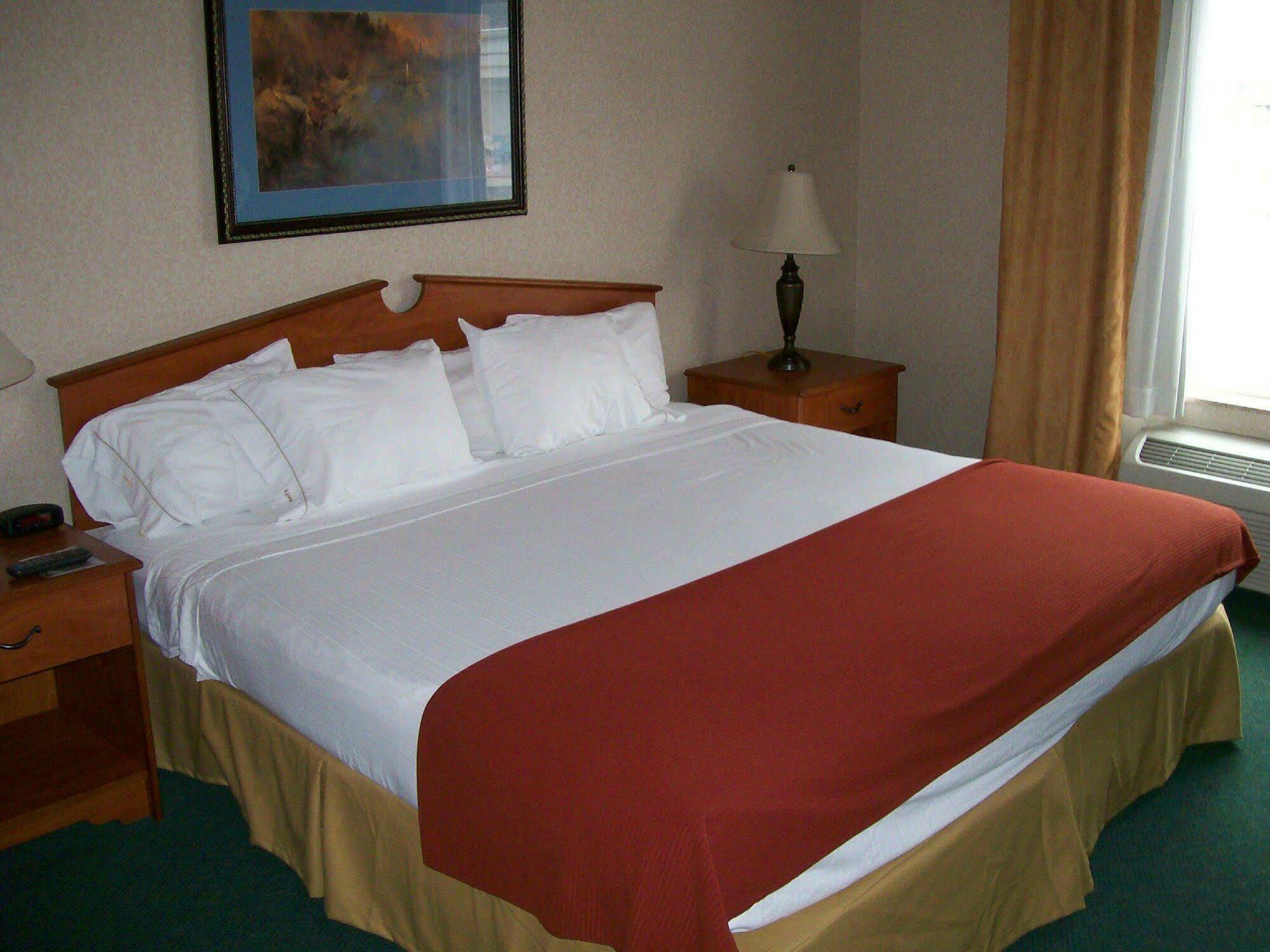 Holiday Inn Express & Suites - Dickinson By Ihg מראה חיצוני תמונה